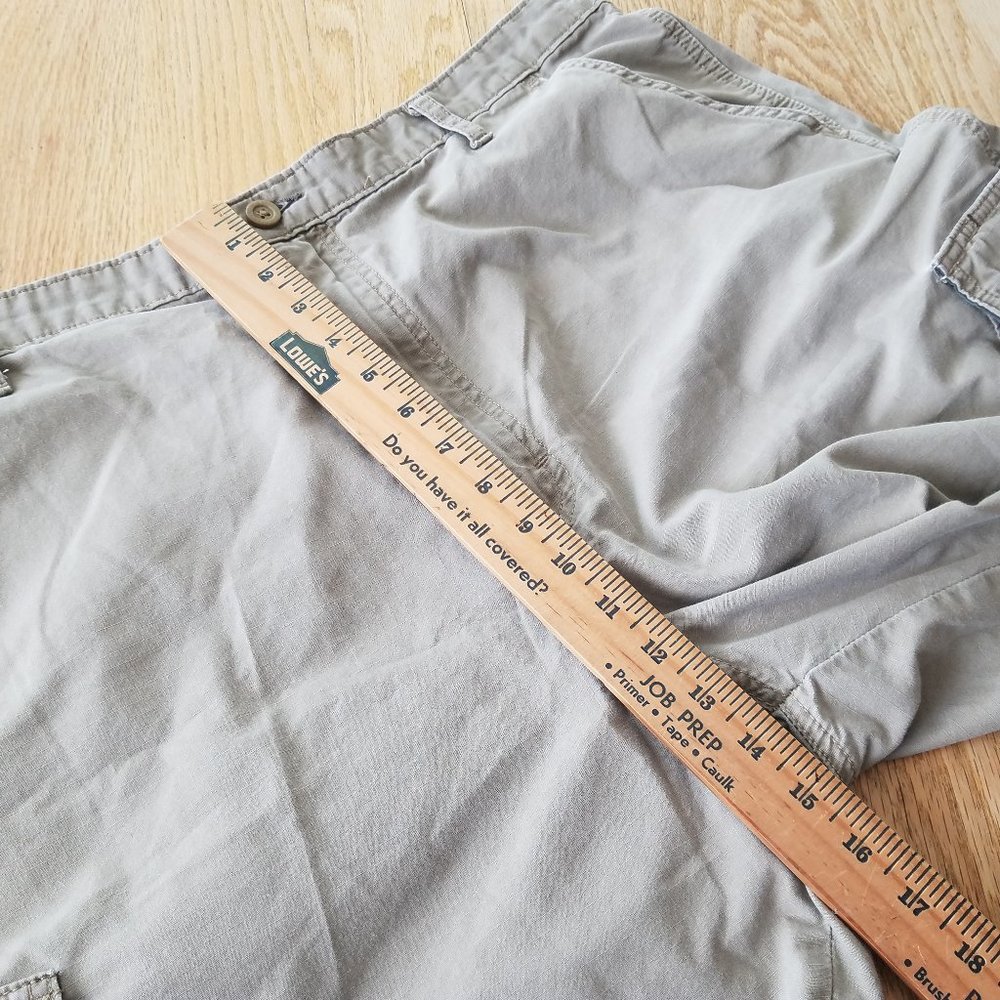 Wrangler Mens 40 x 9 Shorts Cargo Khaki Beige 6 Pocket - Picture 6 of 7